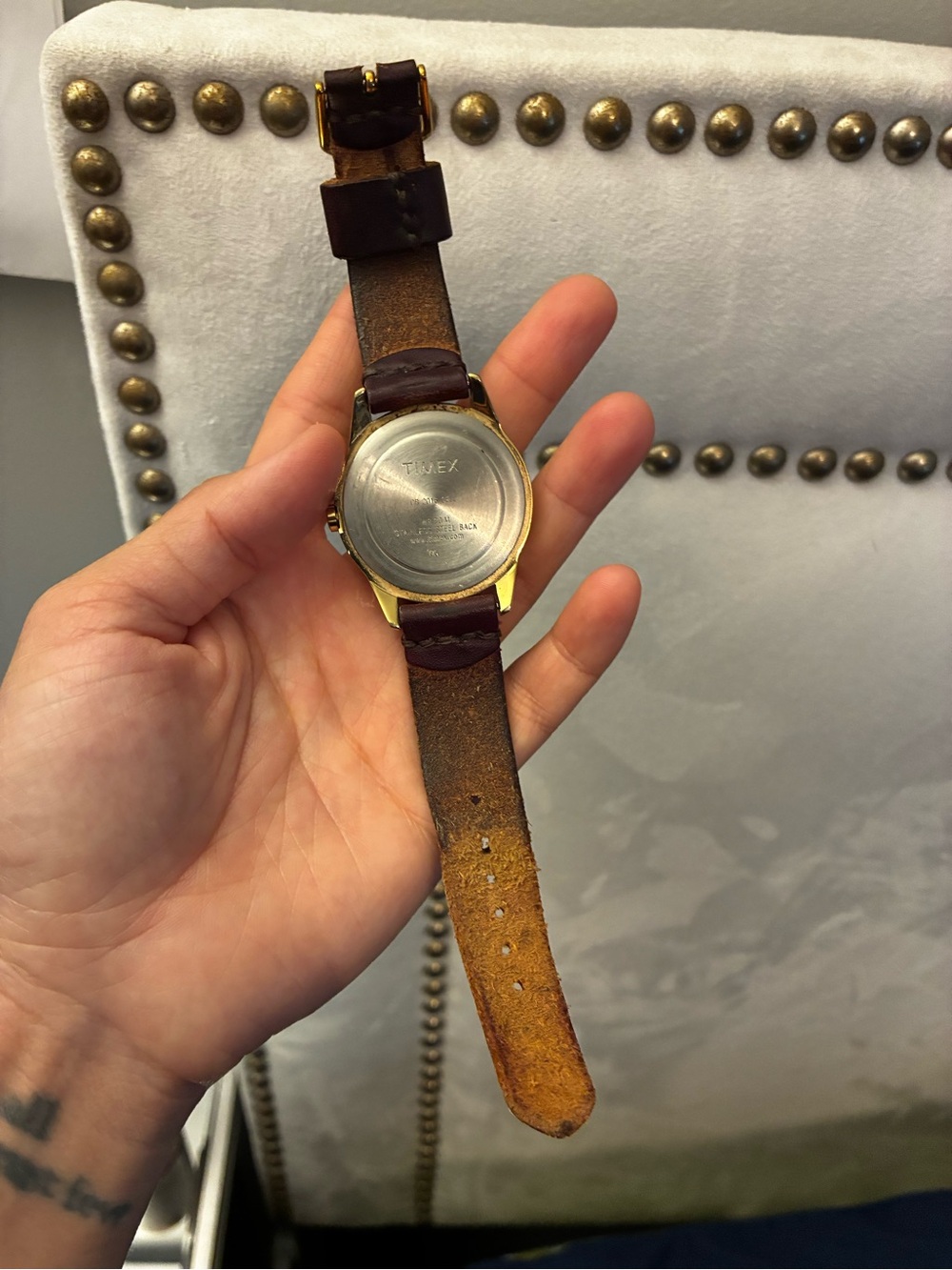 Classic Brown Leather Watch with Gold Case - Picture 3 of 4